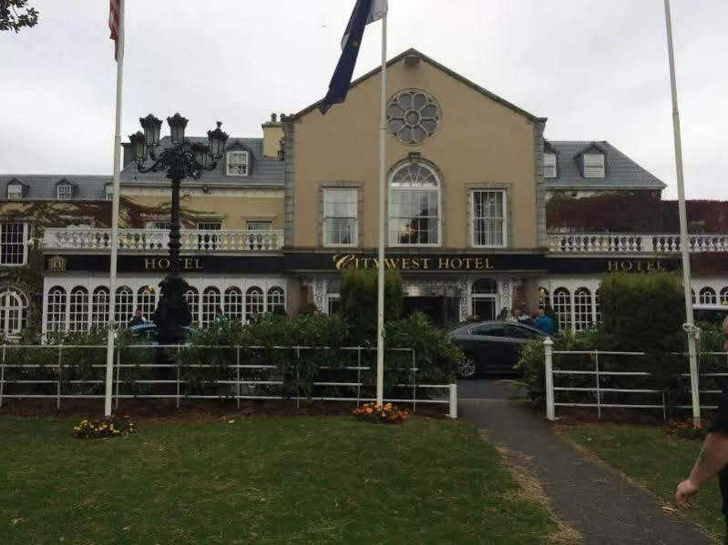 Citywest Hotel Saggart Kültér fotó